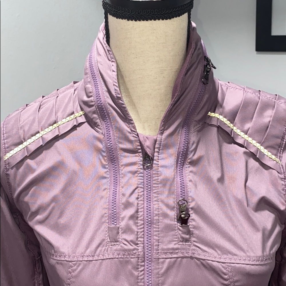 Lululemon Jacket - Picture 5 of 16